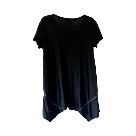 Paper Crane | Black Waffle Knit Thermal V-Neck Peplum Hi-Lo Top, Medium - Picture 2 of 6